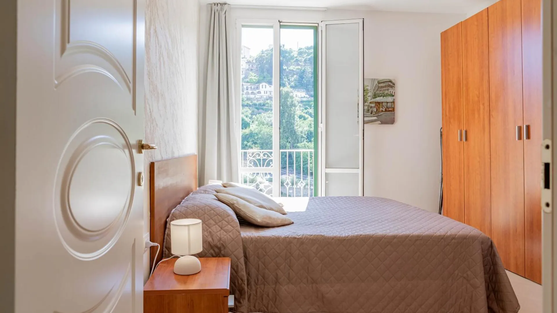H11 Casa Zefiro Sanremo - Centro - Parcheggio Apartment