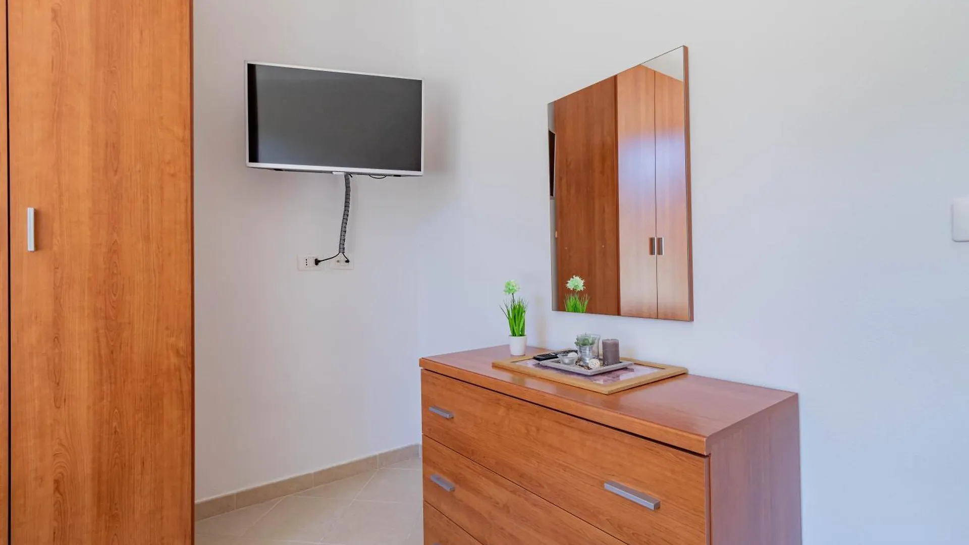 H11 Casa Zefiro Sanremo - Centro - Parcheggio Apartment