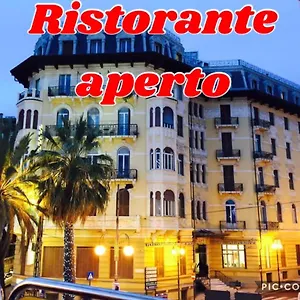 Lolli Palace Hotell